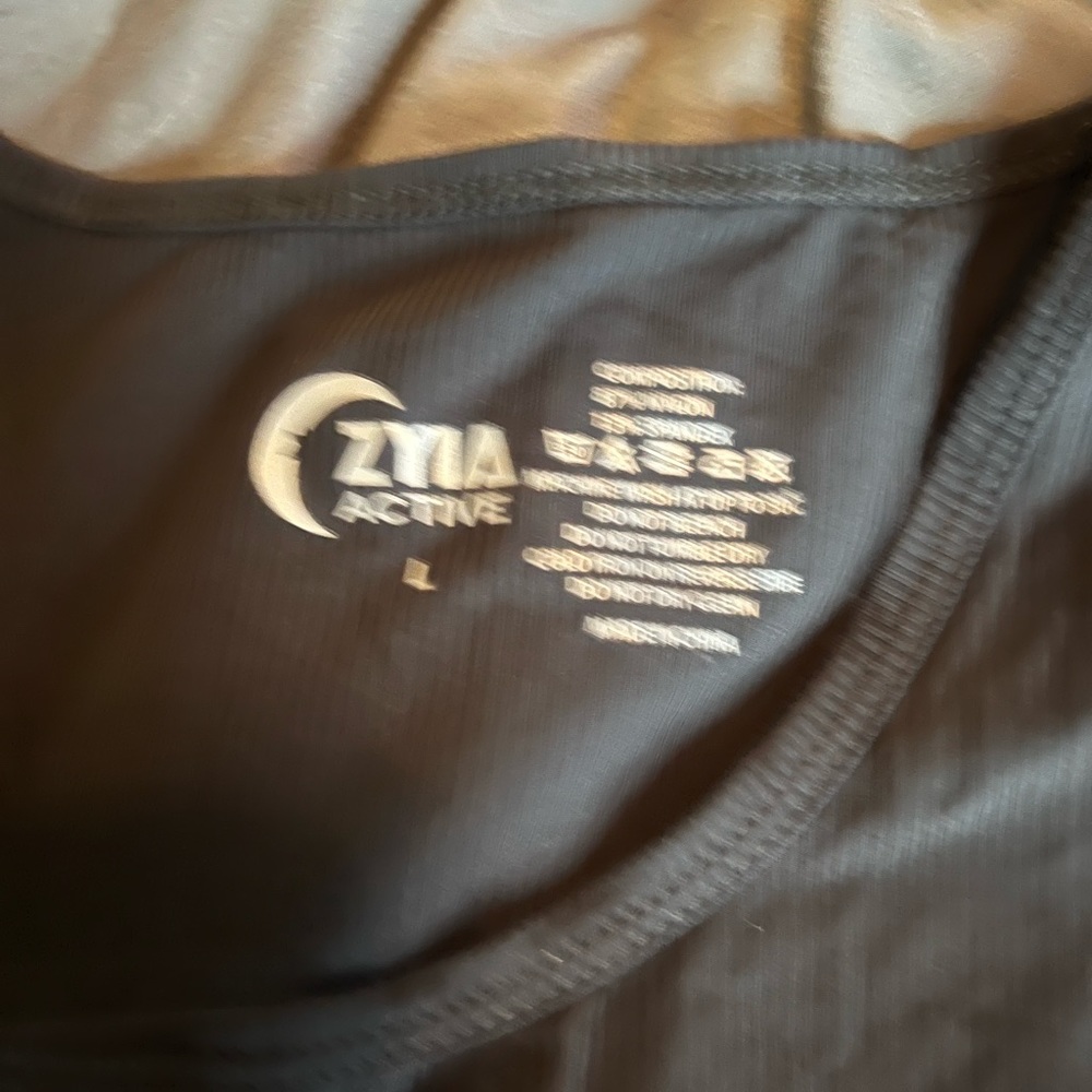 Set Of 2 Zyia Tanks Size Large - image 3